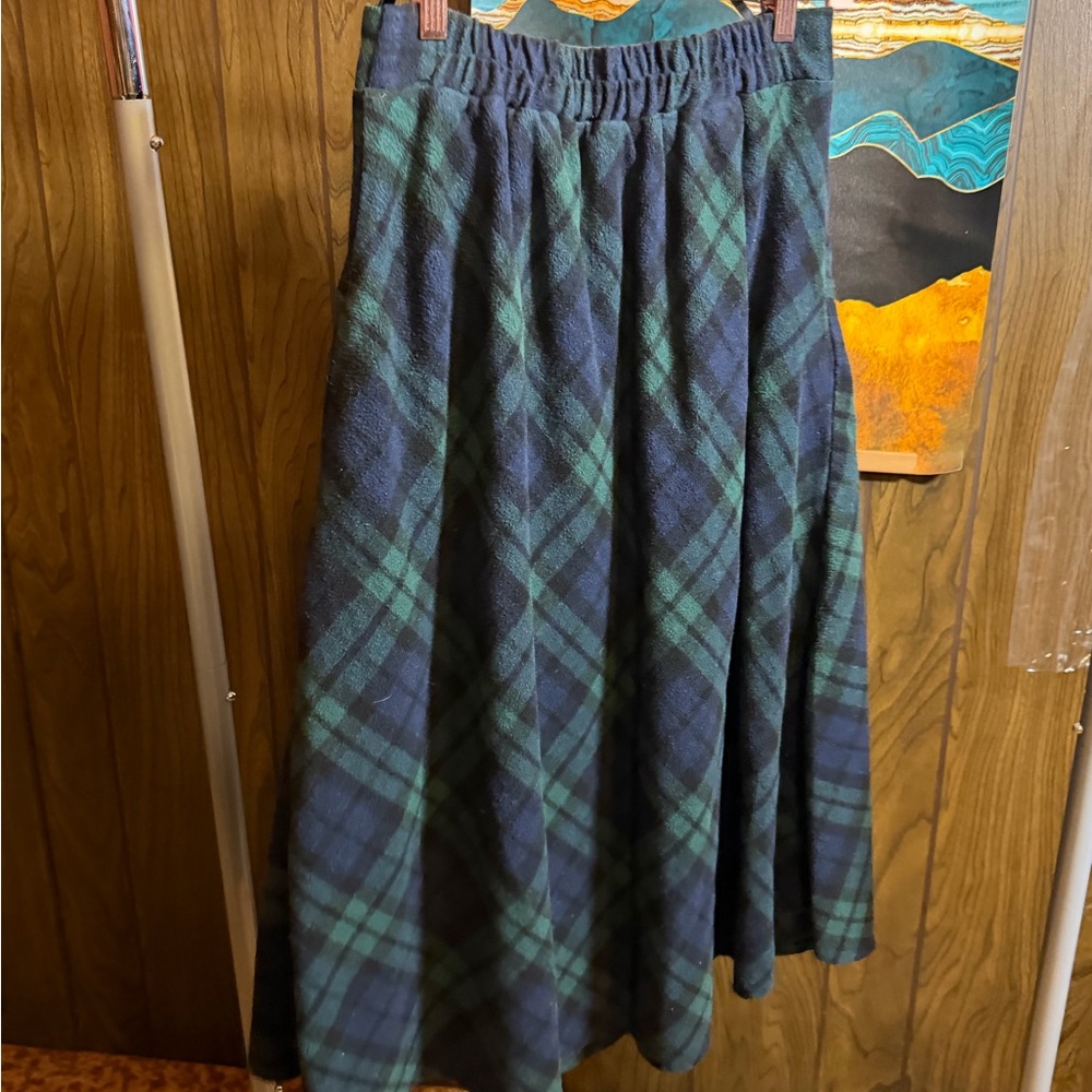 Plaid Green and Black Women's Skirt - Picture 2 of 2
